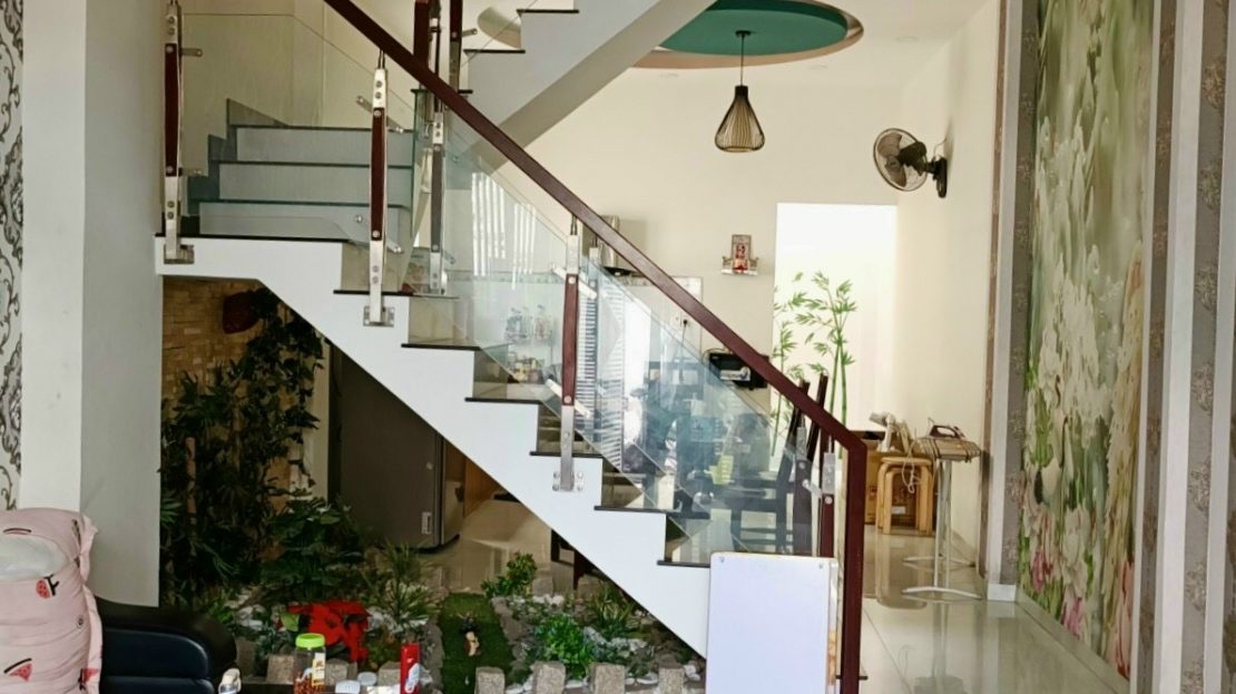 Bán nhà góc 2 mặt tiền đường Nguyễn Thị Định, P. Thạnh Mỹ Lợi, TP. Thủ Đức