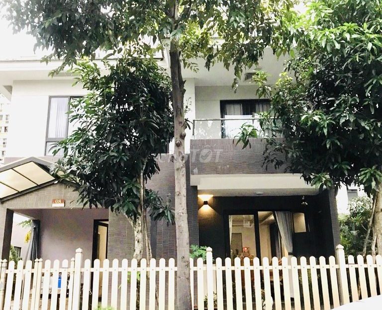 Bán căn Villa khu Compound rất an ninh bảo vệ 24/24 ngay ven sông