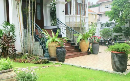 BÁN GẤP CĂN BIỆT THỰ VIP – GÓC 2 MẶT TIỀN – HỒ BƠI SÂN VƯỜN – THẢO ĐIỀN , QUẬN 2