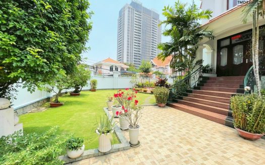 BÁN GẤP CĂN BIỆT THỰ VIP – GÓC 2 MẶT TIỀN – HỒ BƠI SÂN VƯỜN – THẢO ĐIỀN , QUẬN 2